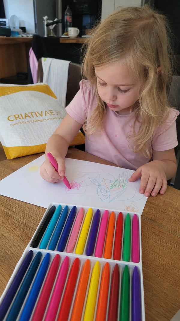 Clean Crayons Criativae - Mess Free Triangle Crayons for Kids